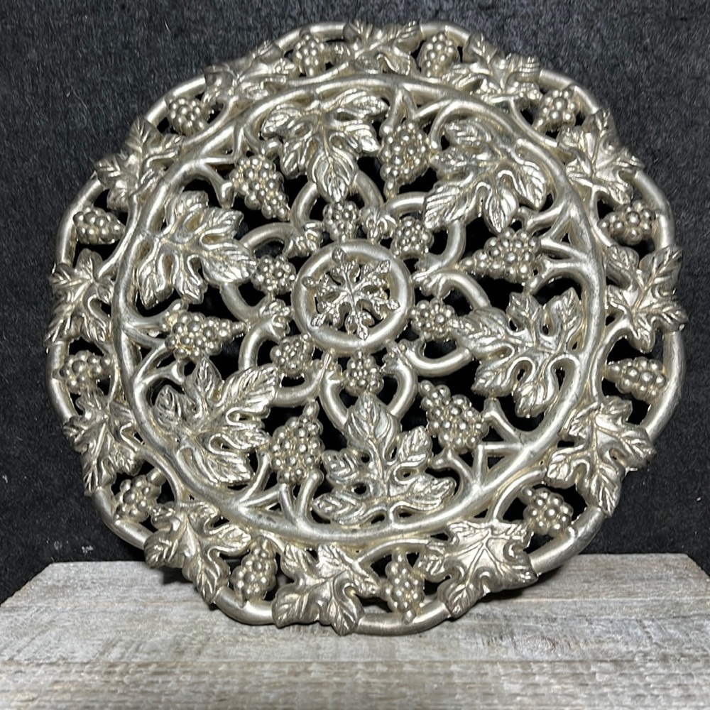 Godinger Silver Plate Footed 9 Inch Trivet - Grape Vines - Grapes